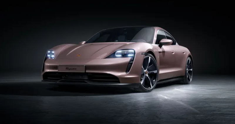 Imagem do famoso modelo Taycan, um clássico da Porshe, marca de carros luxuosos conhecida no mundo inteiro.