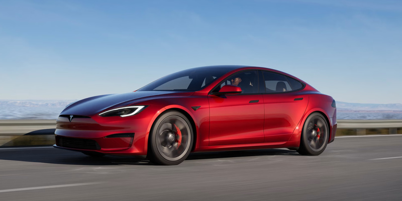 Imagem do modelo model S da tesla, um dos carros elétricos mais luxuosos do mundo.